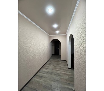 3-комн. квартира, кв-л Дзержинского 10