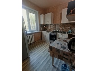4-комн. квартира, кв-л Якира 2