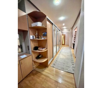 3-комн. квартира, кв-л Молодежный 20