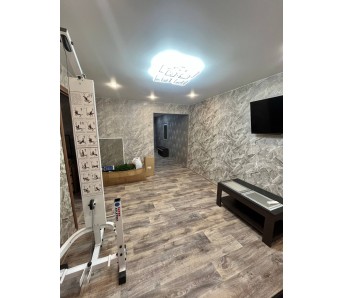 3-комн. квартира, кв-л Комарова 15