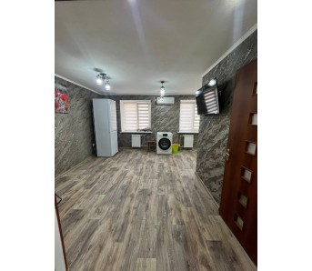 3-комн. квартира, кв-л Комарова 15
