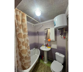 3-комн. квартира, кв-л Комарова 15