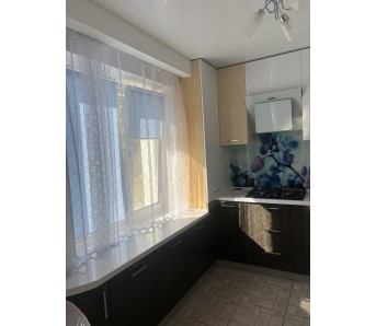 2-комн. квартира, кв-л Левченко 12