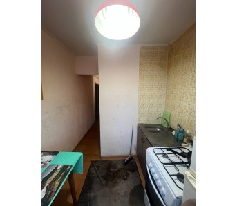 2-комн. квартира, кв-л Комарова 33
