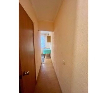 2-комн. квартира, кв-л Комарова 33