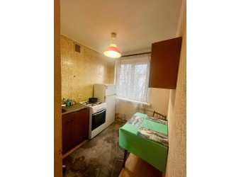 2-комн. квартира, кв-л Комарова 33