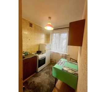 2-комн. квартира, кв-л Комарова 33