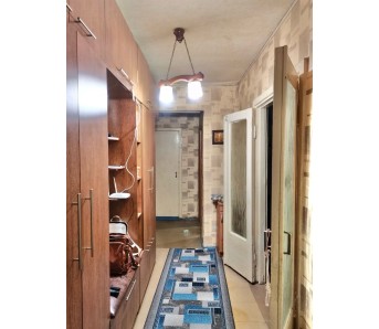 3-комн. квартира, кв-л Дзержинского 6