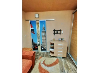 3-комн. квартира, кв-л Дзержинского 6