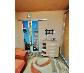 3-комн. квартира, кв-л Дзержинского 6