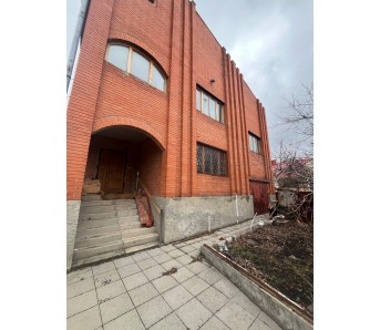 7-комн. дом, ул. Троицкая
