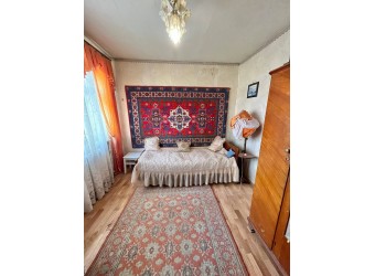 4-комн. квартира, кв-л 50 лет Октября 38