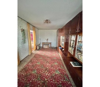 4-комн. квартира, кв-л 50 лет Октября 38