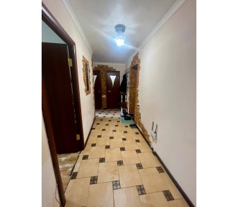 2-комн. квартира, ул. Генерала Лашина