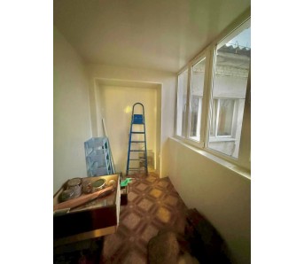 4-комн. квартира, кв-л Комарова 14