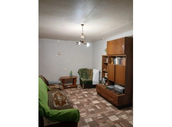 2-комн. квартира, кв-л Гагарина 4