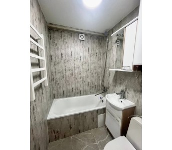 1-комн. квартира, кв-л 60-летия Образования СССР 21