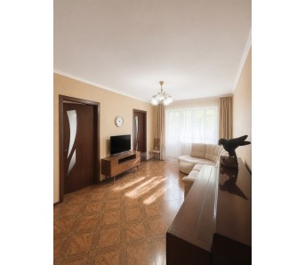 4-комн. квартира, кв-л 50-летия Октября 38