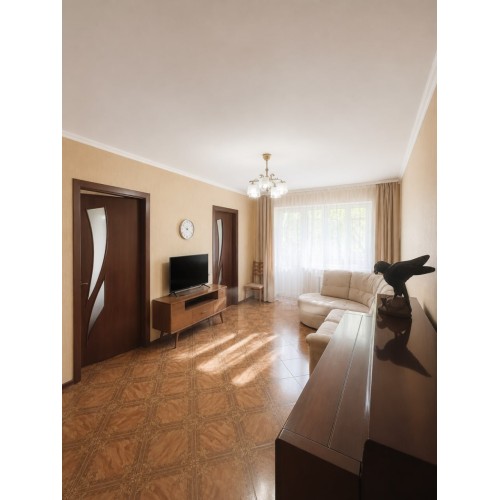 4-комн. квартира, кв-л 50-летия Октября 38
