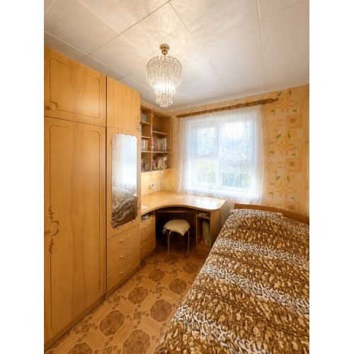 4-комн. квартира, кв-л 50-летия Октября 38