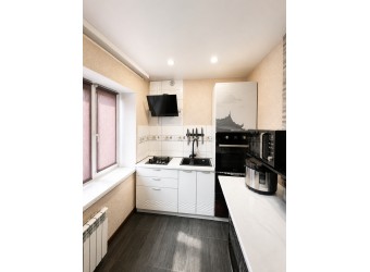 3-комн. квартира, кв-л Волкова 32