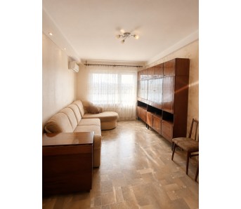2-комн. квартира, кв-л Левченко 7