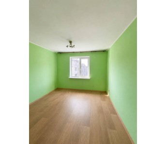4-комн. квартира, кв-л 60-летия Образования СССР 1