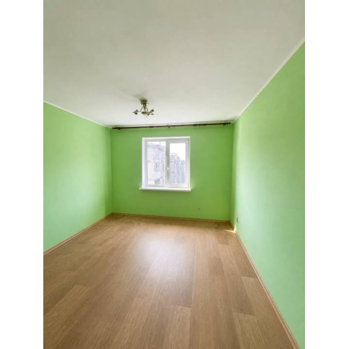 4-комн. квартира, кв-л 60-летия Образования СССР 1