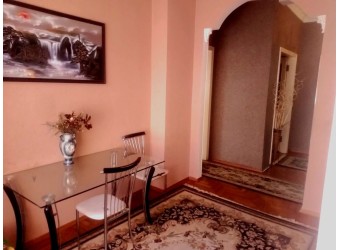 4-комн. квартира, ул. Ровеньковская