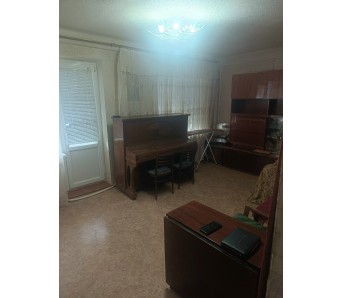 2-комн. квартира, кв-л Комарова 26