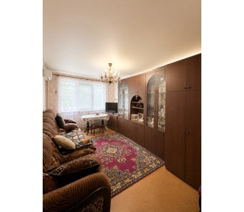 3-комн. квартира, кв-л Комарова 23