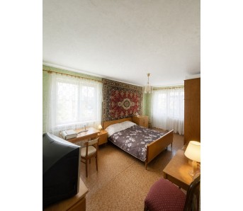 3-комн. квартира, кв-л Комарова 23
