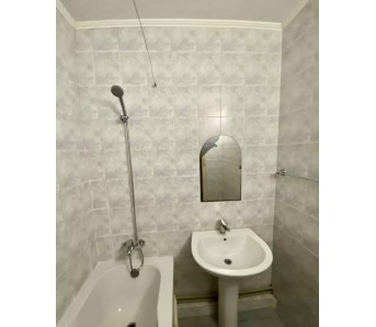 2-комн. квартира, кв-л Якира 6