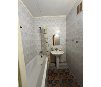 2-комн. квартира, кв-л Якира 6